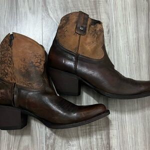 Old Gringo Womens Cowgirl Boots! Cute booties, worn twice in perfect condition!